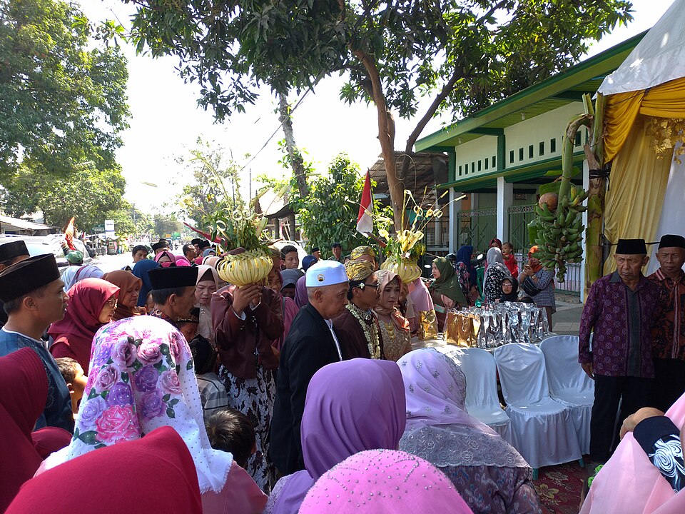 Fayl:Javanese Wedding Ceremony.jpg