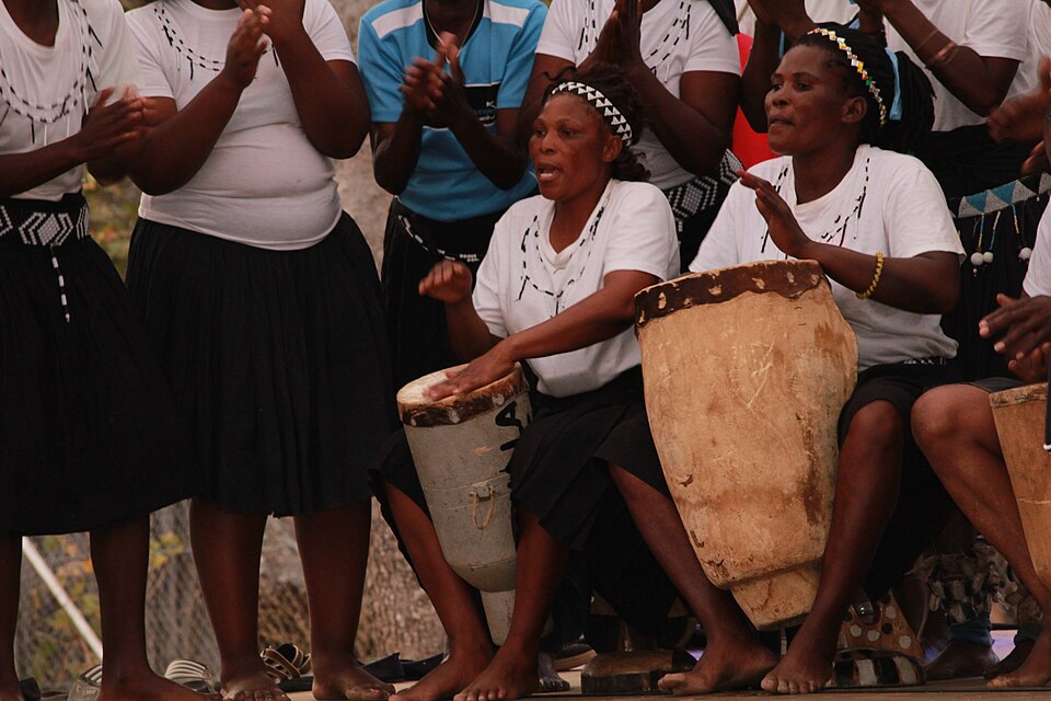 Fayl:Dihosana Dance troupe 7.jpg