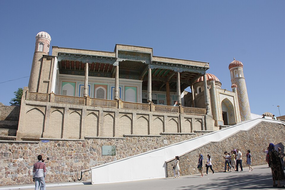 Fayl:Hazrat-Hyzr Mosque 02.jpg