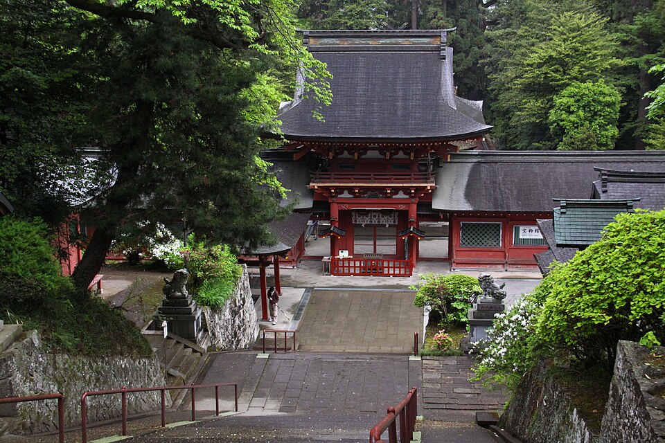 Fayl:Ichinomiya nukisaki jinja Roumon.JPG
