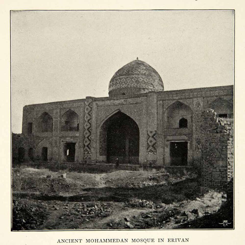 Fayl:Khan's Mosque in Erivan.jpg