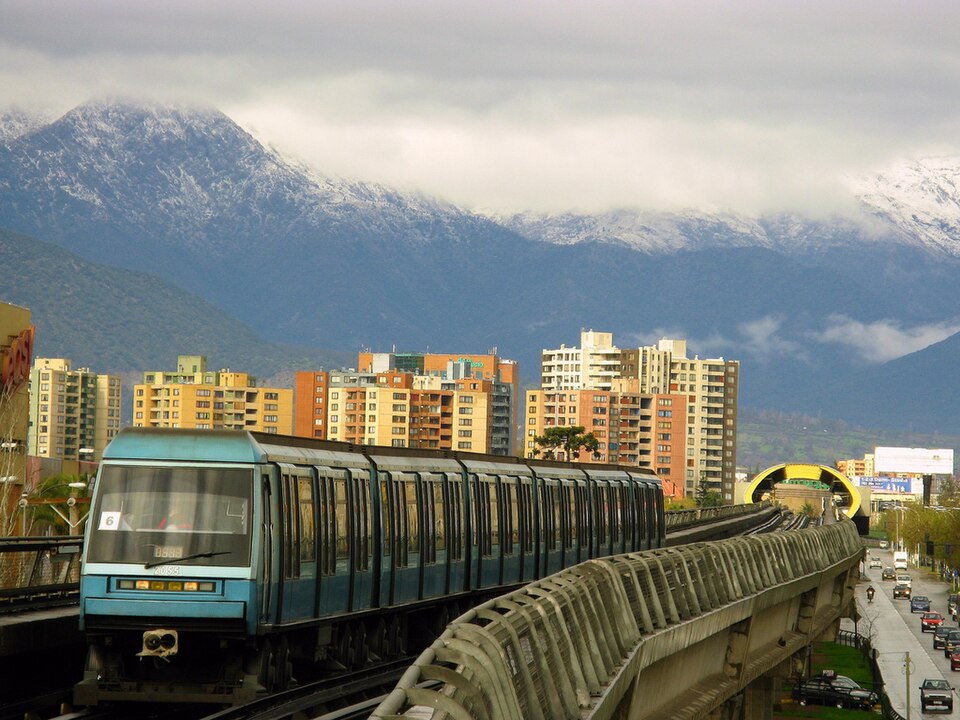Fayl:NS 93, Metro de Santiago.jpg