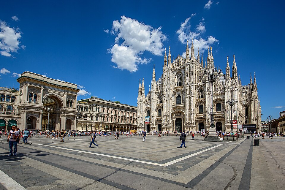 Fayl:Piazza del Duomo - kuhnmi.jpg
