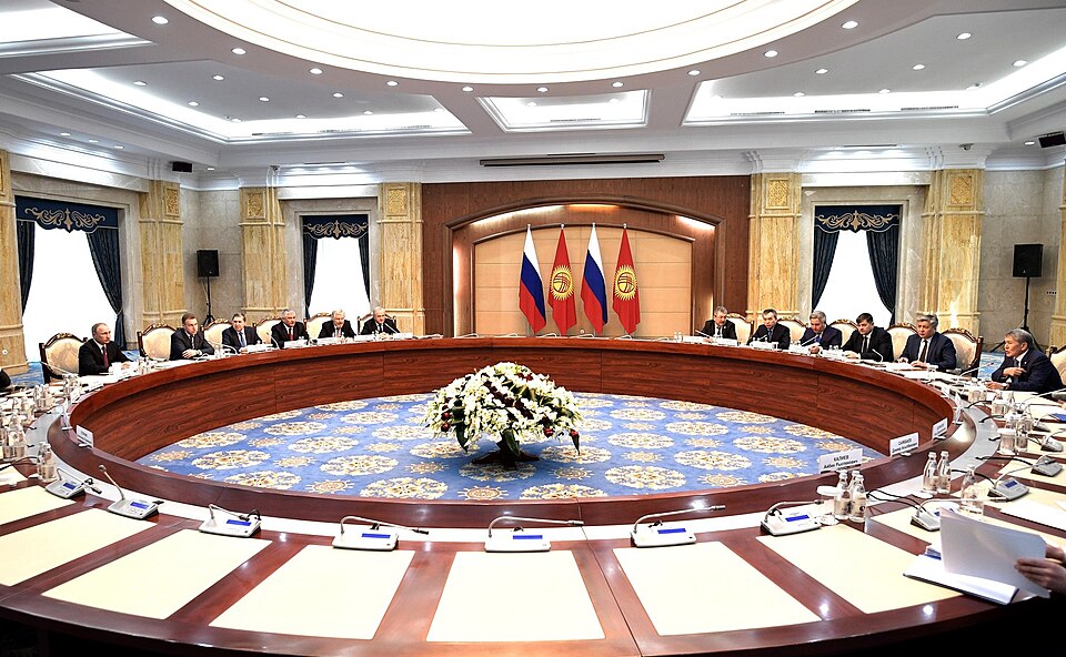 Fayl:Putin in Kyrgyzstan 2017 01.jpg