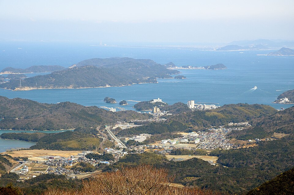 Fayl:Toba Mie - overview.jpg