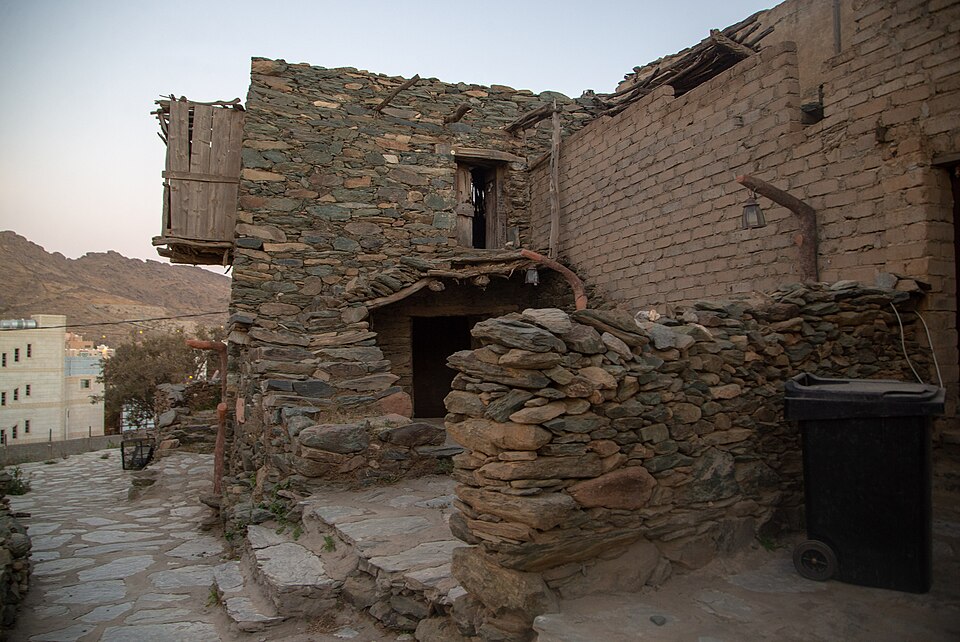 Fayl:القرية الأثرية بالأطاولة1W9843.jpg