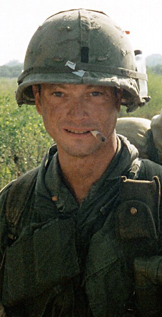 Fayl:GarySiniseDanTaylorForrestGump94.jpg