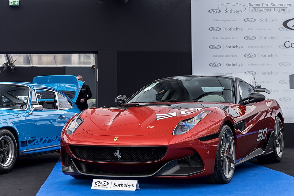 Fayl:Ferrari SP30.jpg