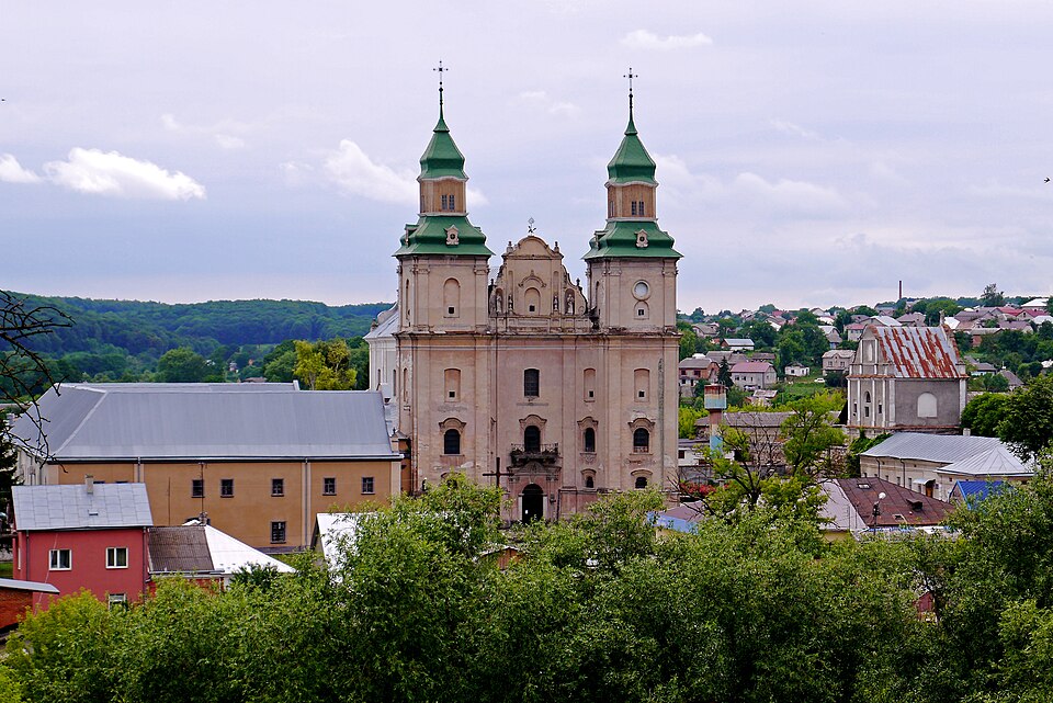 Fayl:P1410864 Бернардинський монастир.jpg