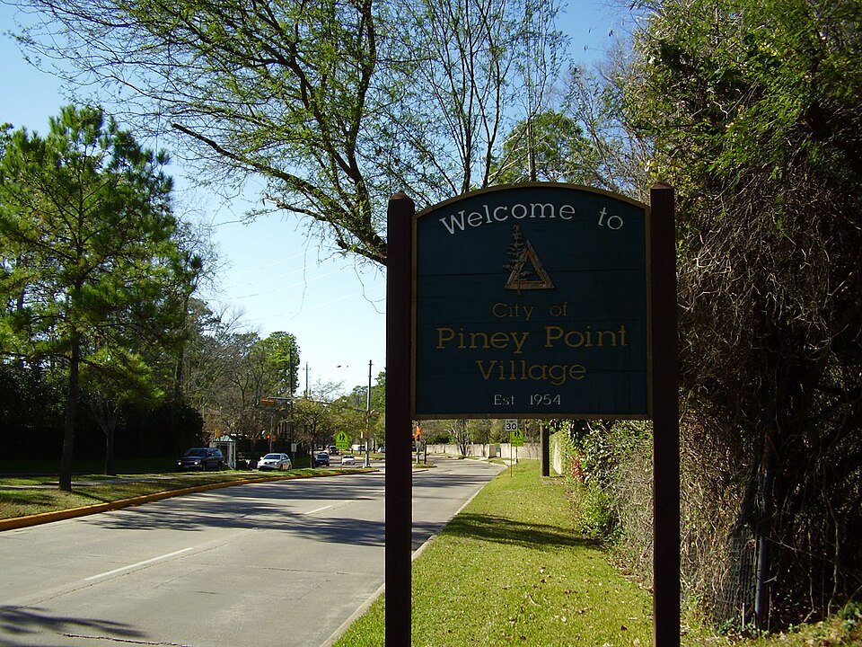 Fayl:PineyPointVillageTexasSign.JPG