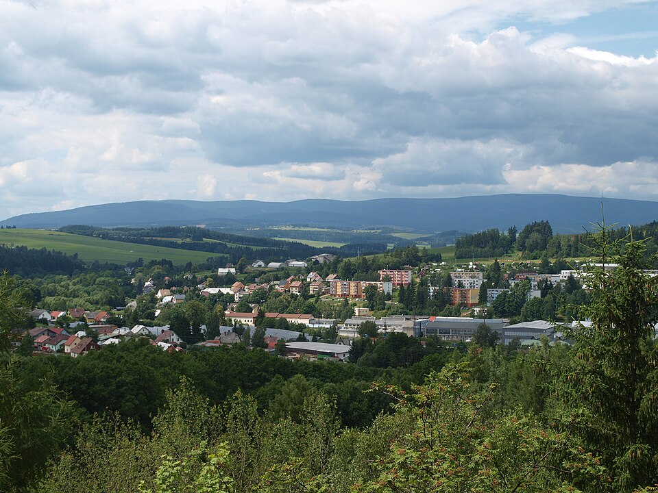 Fayl:Břidličná-panorama.JPG