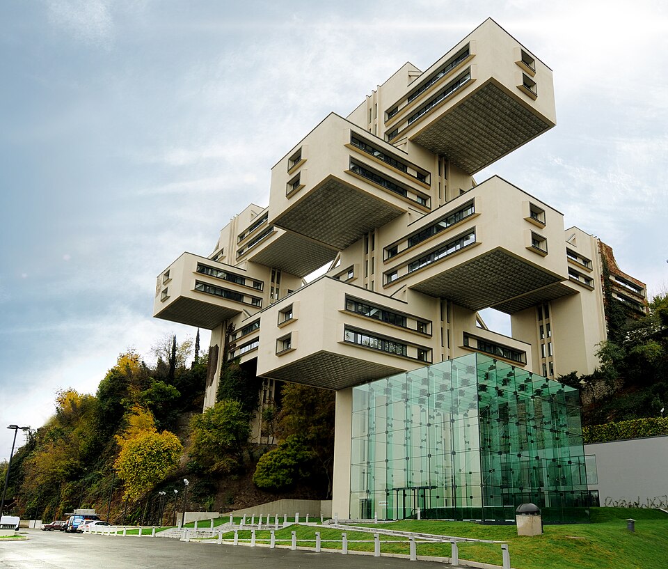 Fayl:Bank-of-georgia-hq.jpg