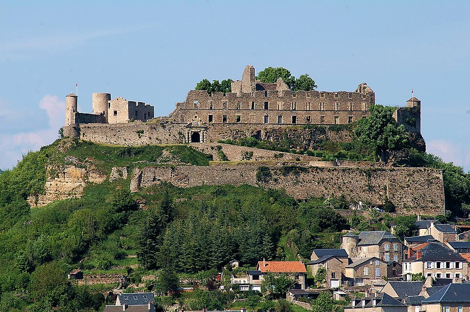Fayl:Chateau de severac le chateau.jpg