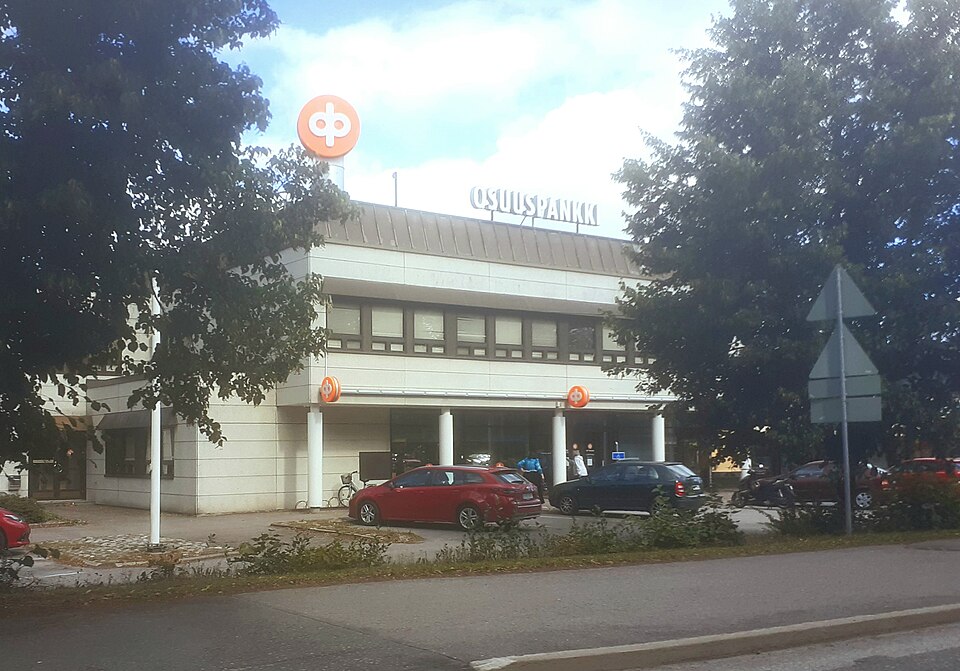 Fayl:Osuuspankki Kärkölä.jpg