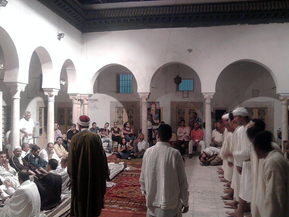 Fayl:Tunisie Médersa Achouria.jpg