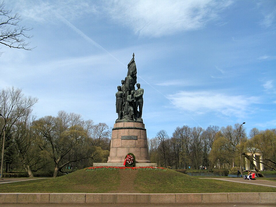 Fayl:Екатерингоф, памятник героям Краснодона01.jpg