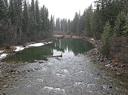 Miette daryosi Athabasca daryosiga qo‘shilishidan oldin