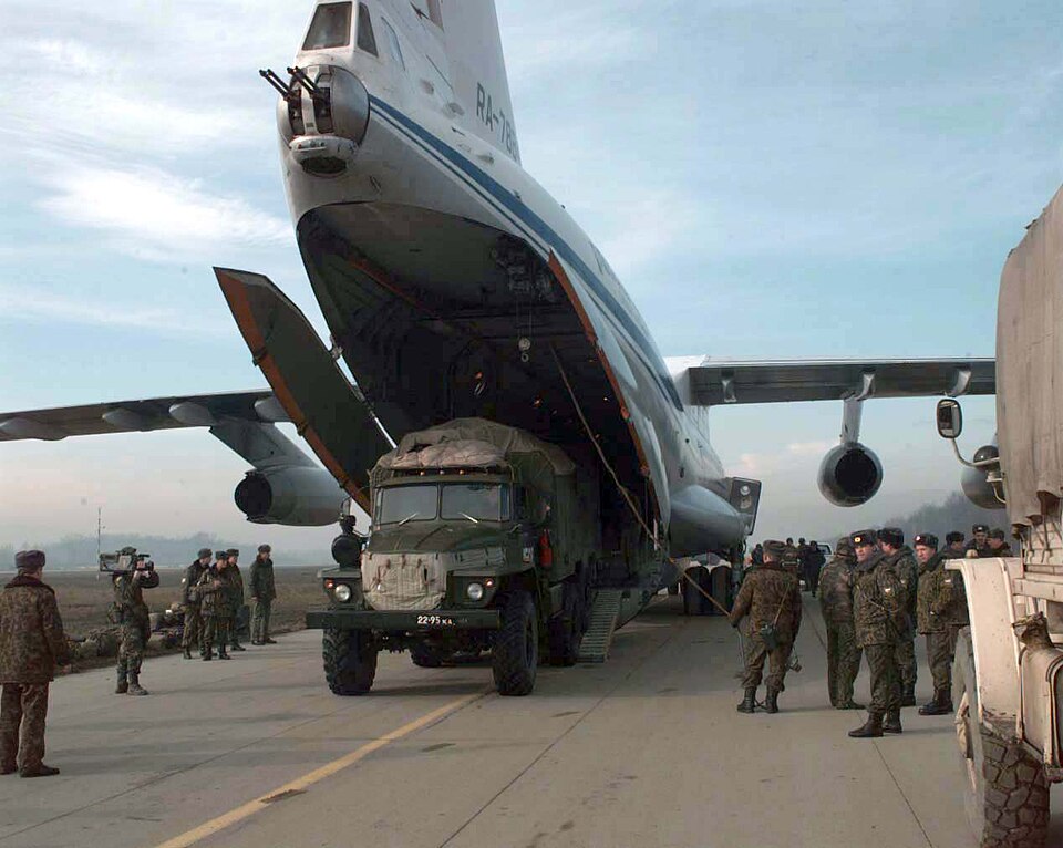 Fayl:Russian IL-76T in Tuzla 9601191b.jpg