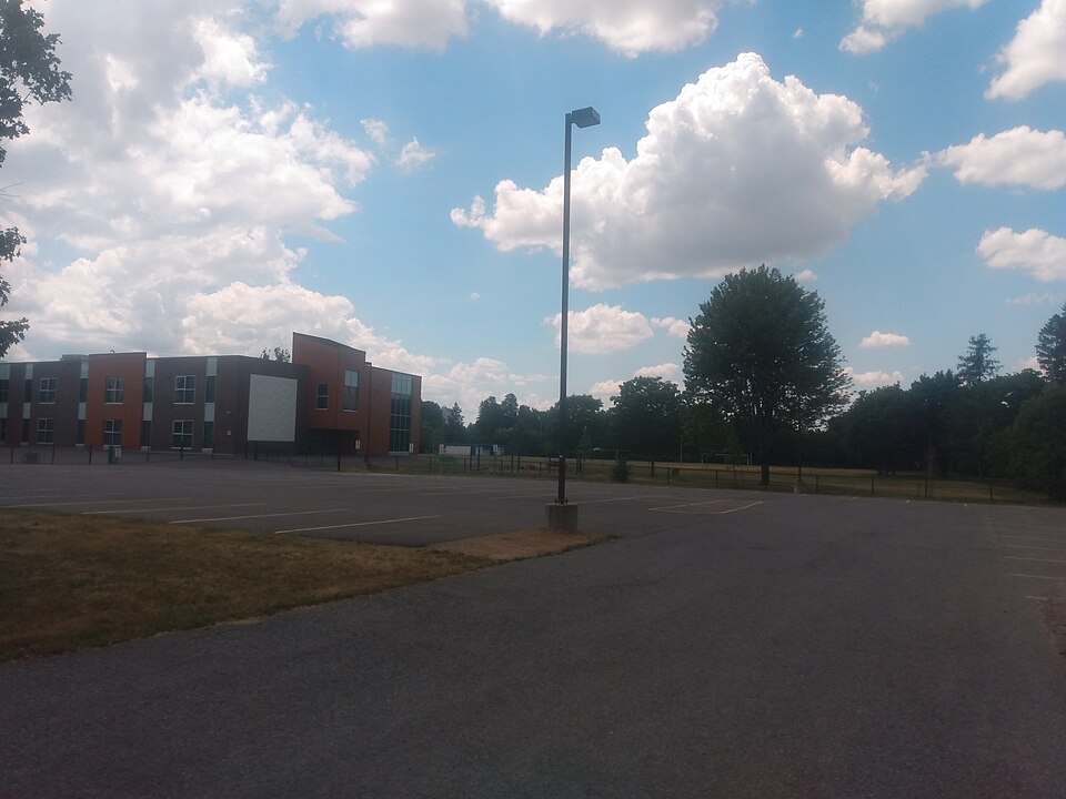Fayl:Agincourt Public School.jpg