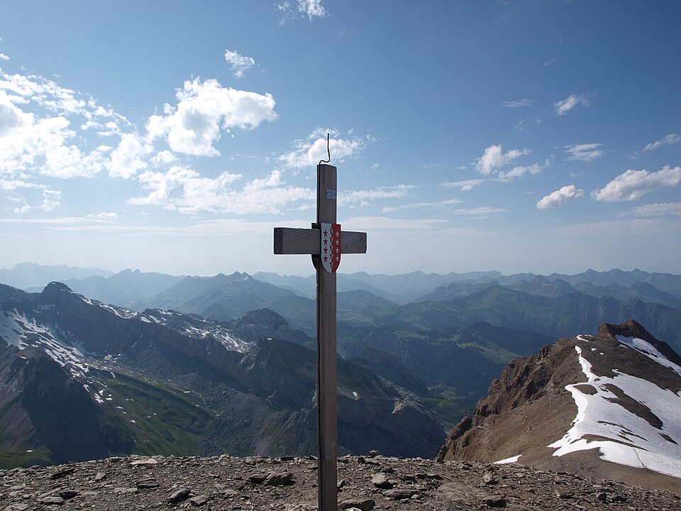 Fayl:Arpelistock Summit.JPG
