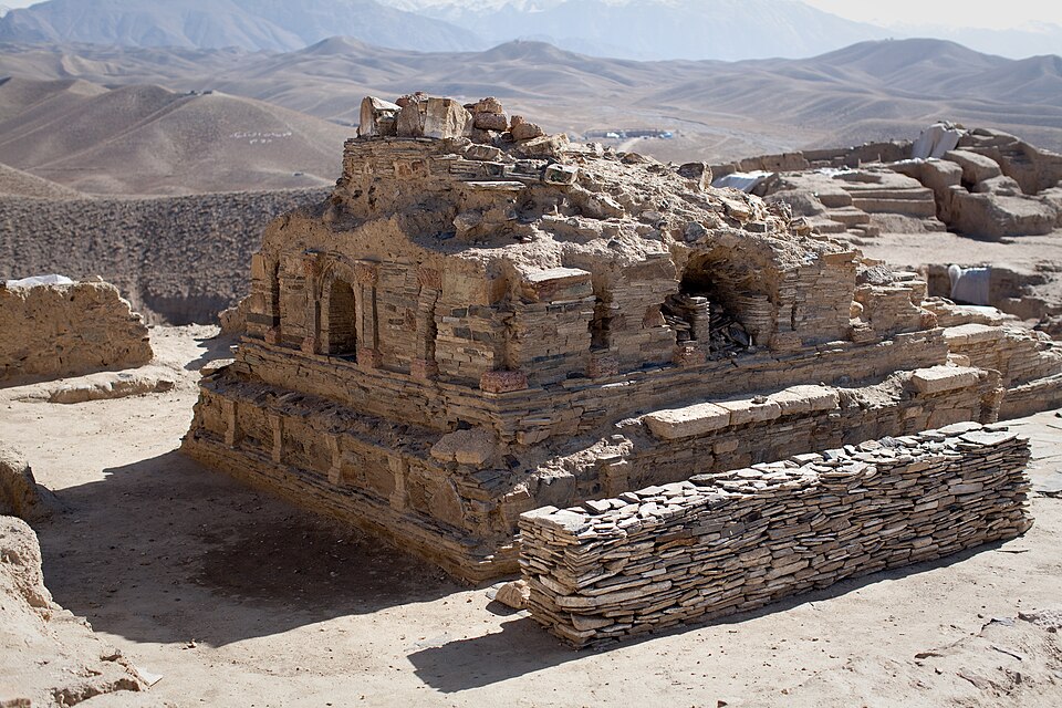 Fayl:Mes Aynak stupa.jpg