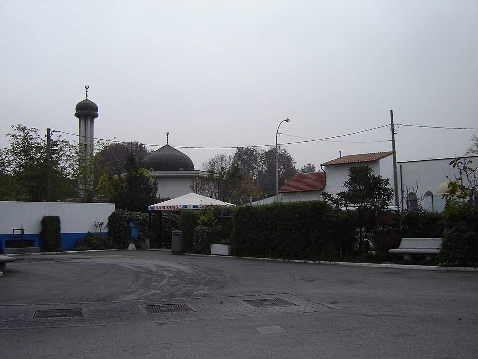 Fayl:Moschea Segrate.JPG