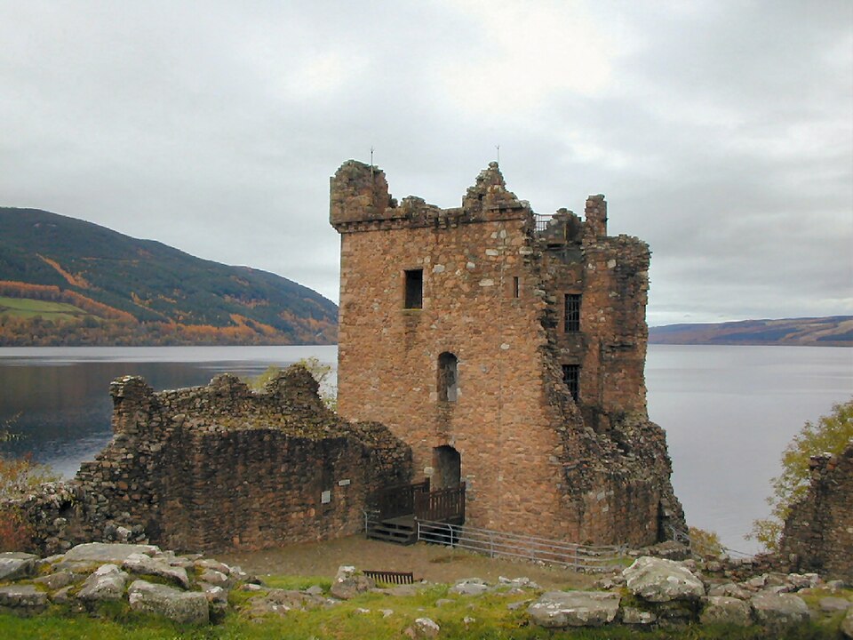 Fayl:URQUHART TOWER.JPG