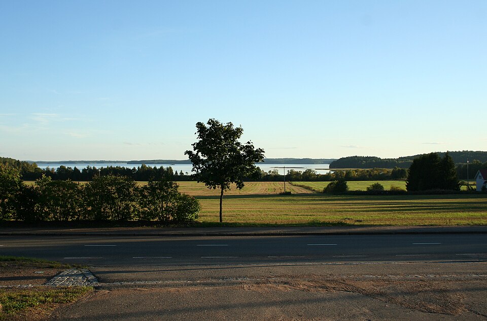 Fayl:Jaala Lake Pyhäjärvi.jpg
