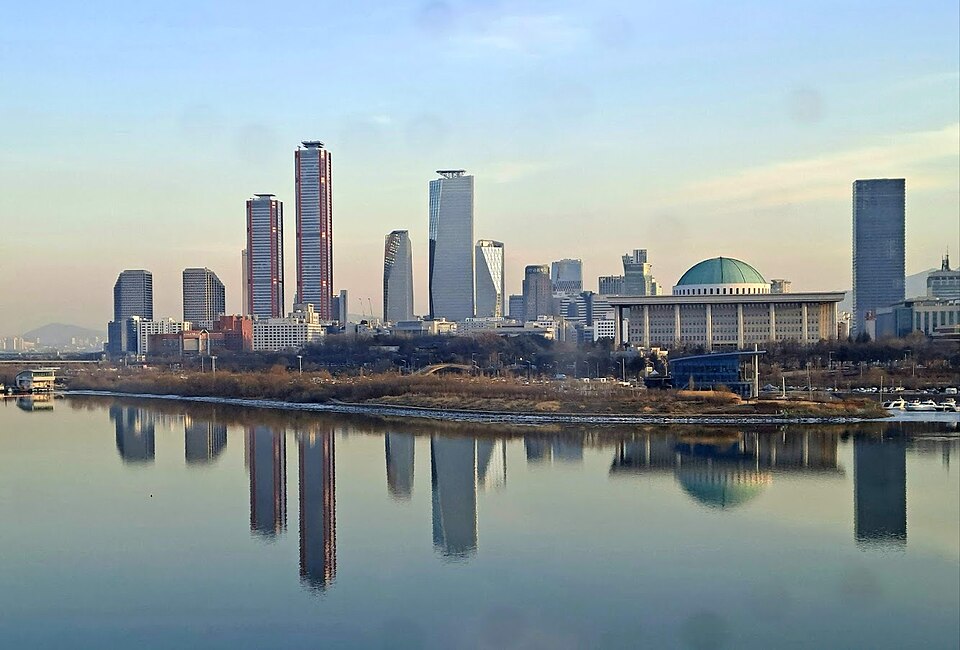 Fayl:Yeouido, Seoul.jpg