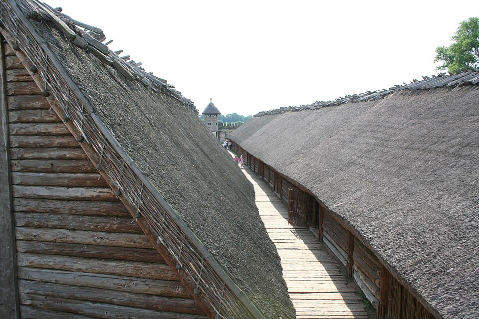 Fayl:Biskupin 29.JPG