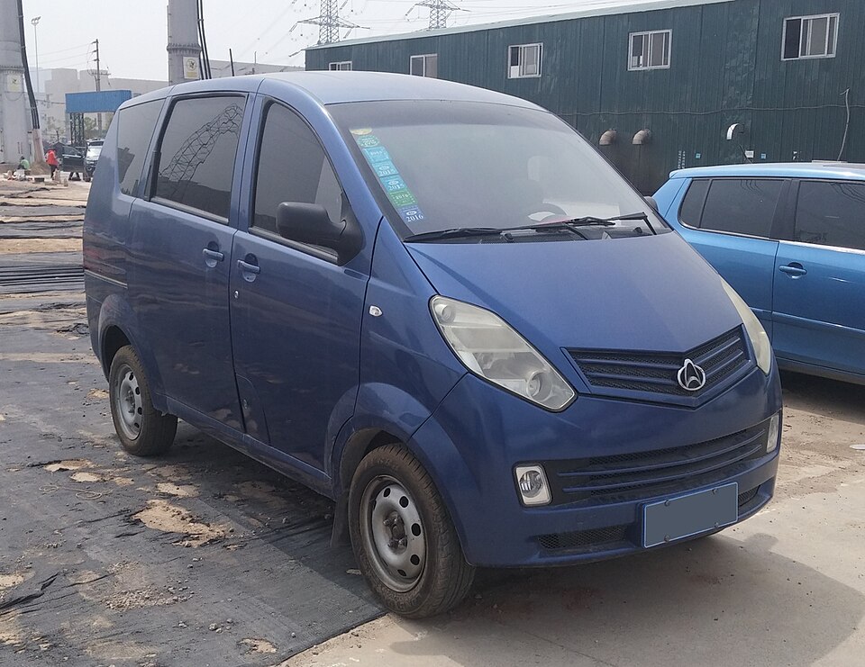 Fayl:Chana CM8 01 China 2016-04-08.jpg
