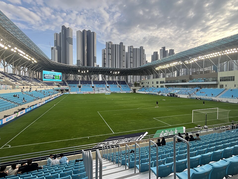 Fayl:Daegu Bank Park interior.jpg
