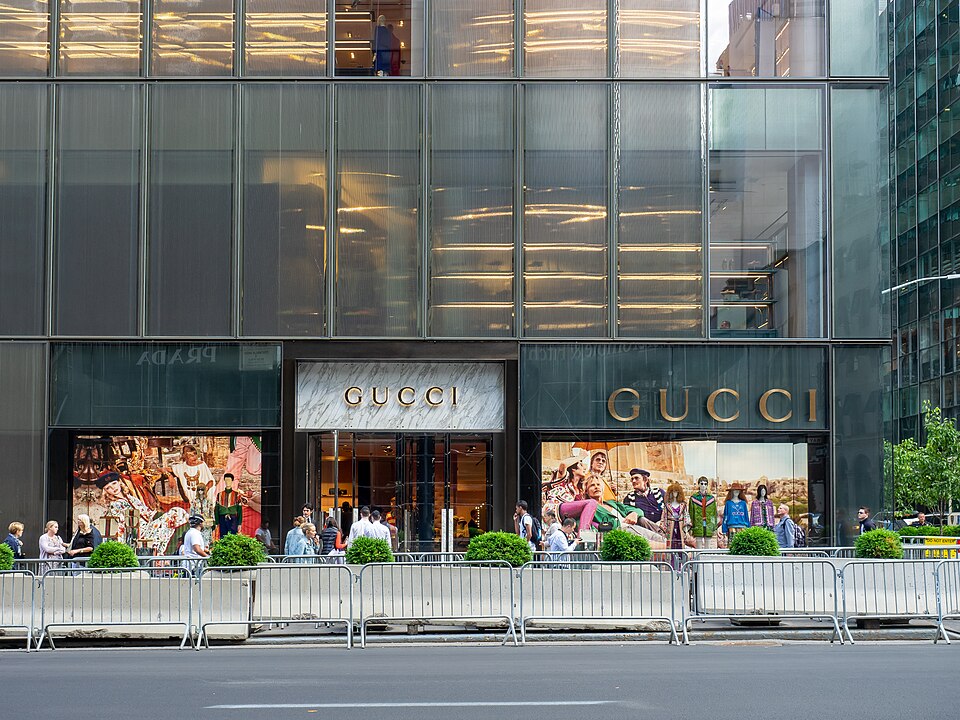 Fayl:Gucci NYC Flagship (48064046878).jpg