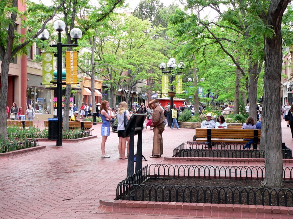 Fayl:Pearl Street Mall.jpg