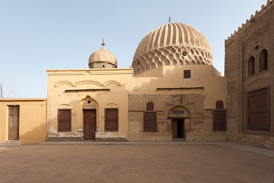 Fayl:QayatAlQayatiTombs.jpg