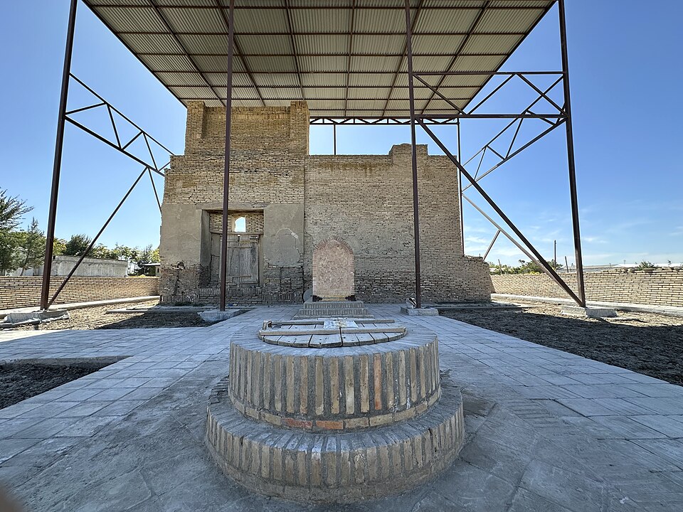 Fayl:Chashmai Ayyub (Vobkent). 13.jpg