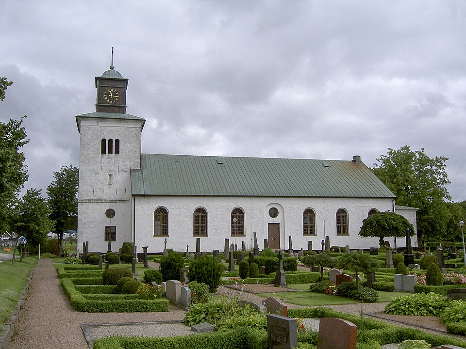 Fayl:Hjärnarps kyrka ext1.jpg