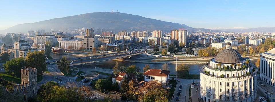 Fayl:Skopje view from Kale 3.jpg