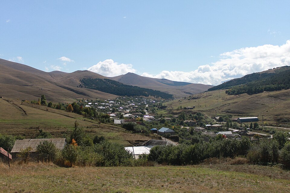 Fayl:Ttujur, Armenia.JPG