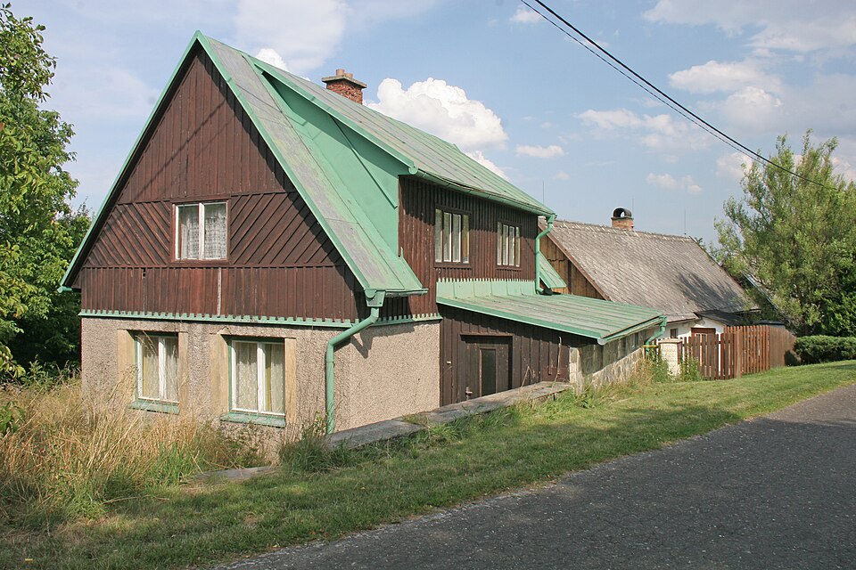 Fayl:Zdobín čp. 22.JPG