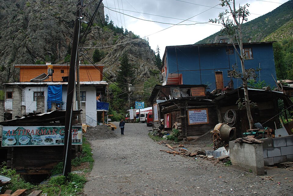 Fayl:Barhal-center.jpg