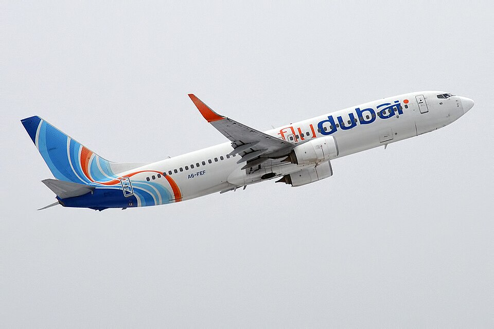 Fayl:FlyDubai, A6-FEF, Boeing 737-8KN (31326935421).jpg