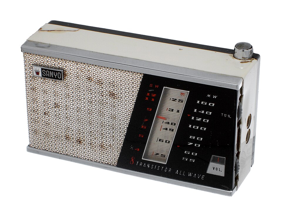 Fayl:Sanyo Transistor.jpg