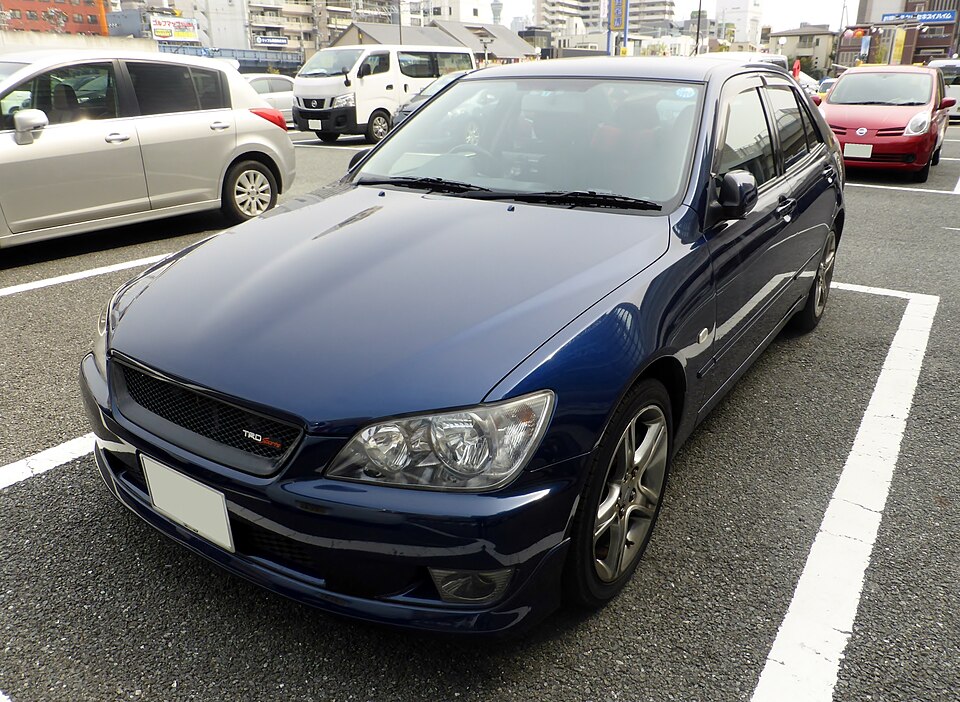Fayl:Toyota ALTEZZA AS200 (GXE10) front.JPG