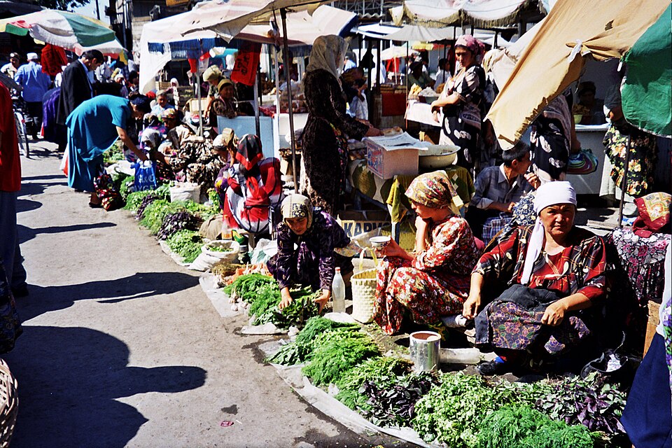 Fayl:Margilan marketplace.jpg