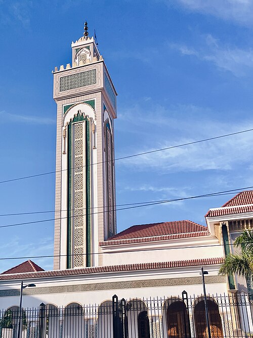 Fayl:Masjid in Kinondoni.jpg