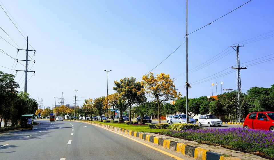 Fayl:Street View, Johar Town.png