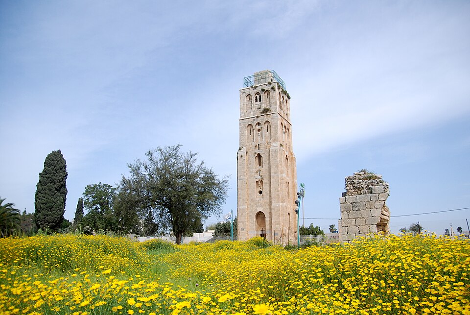 Fayl:רמלה המסגד הלבן.JPG