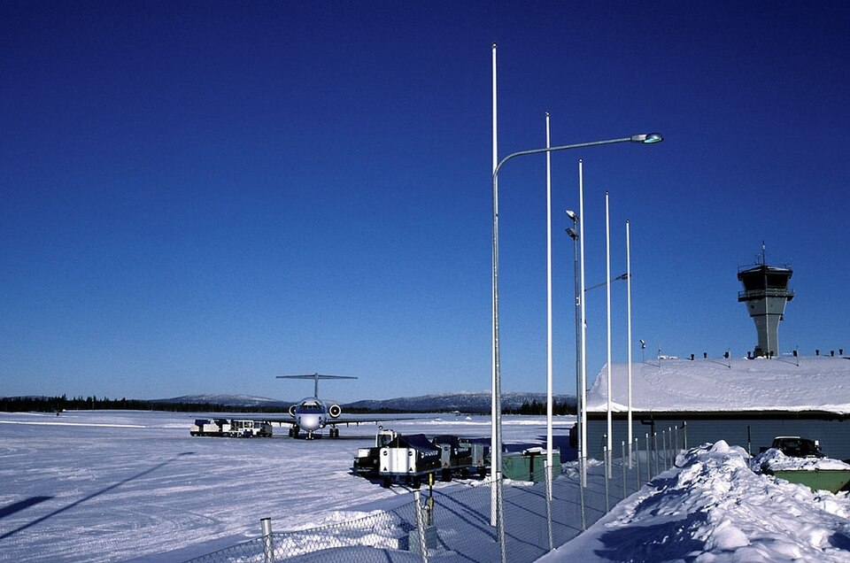 Fayl:Kittila Finnair MD-83.jpg