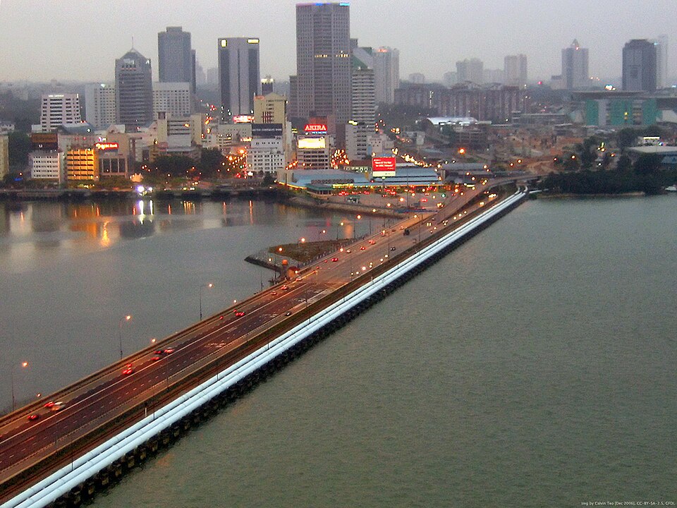 Fayl:Singapore-Johor Causeway.jpg